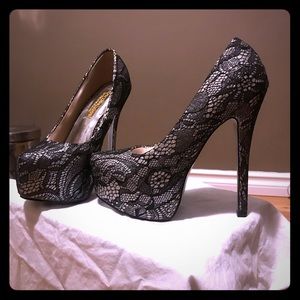 Town Shoes elegant pumps